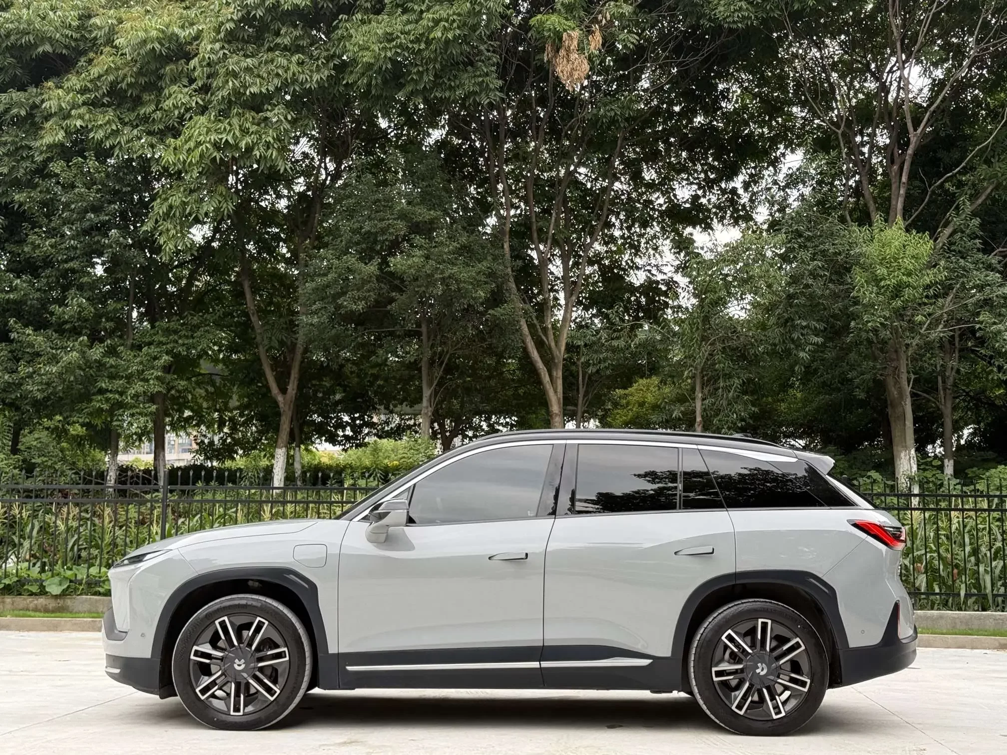 NIO ES6