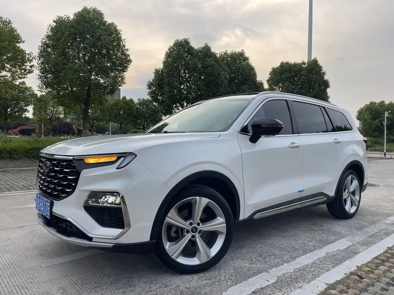 Ford Lingyu  из Китая