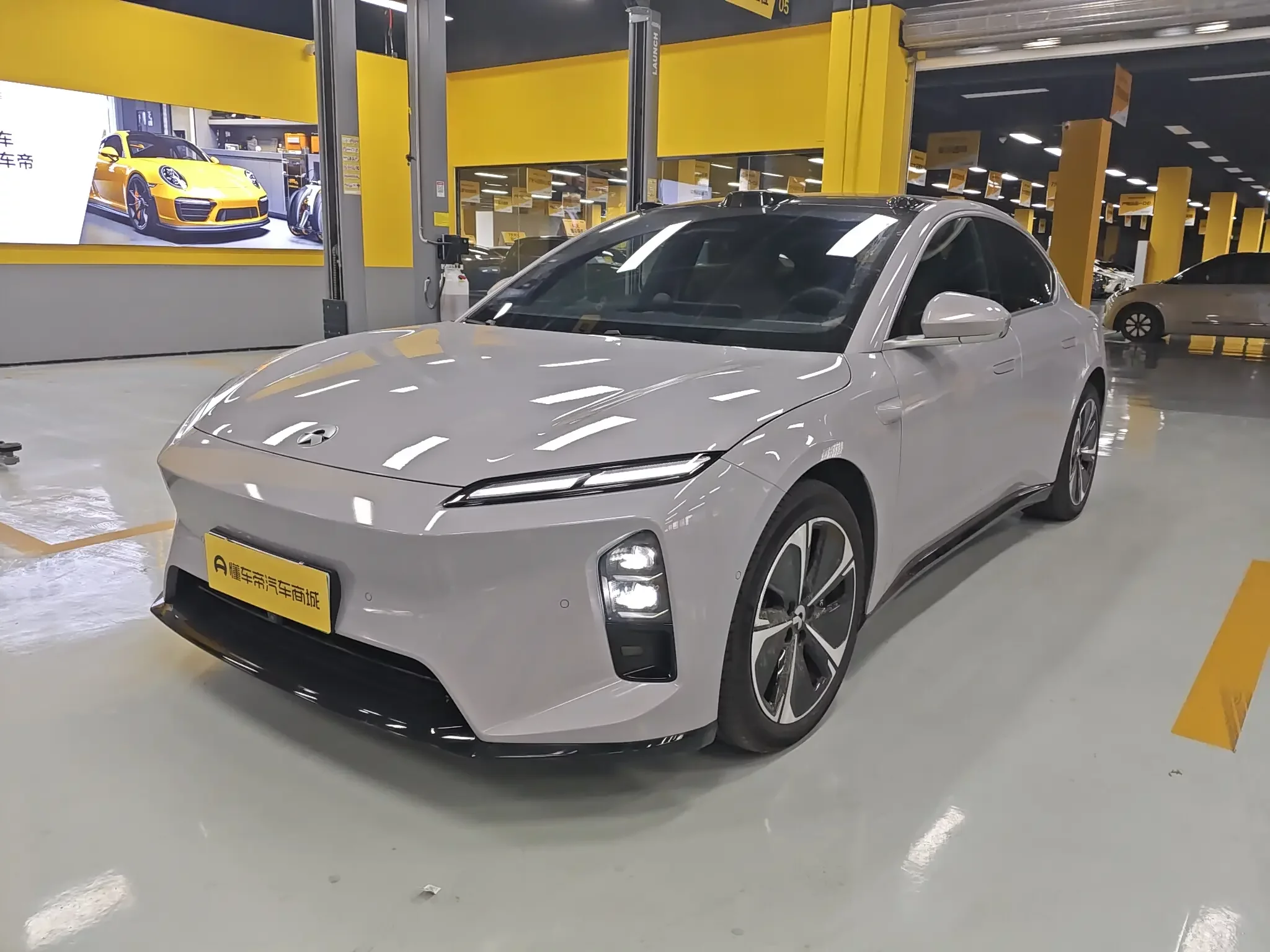 NIO ET5  из Китая