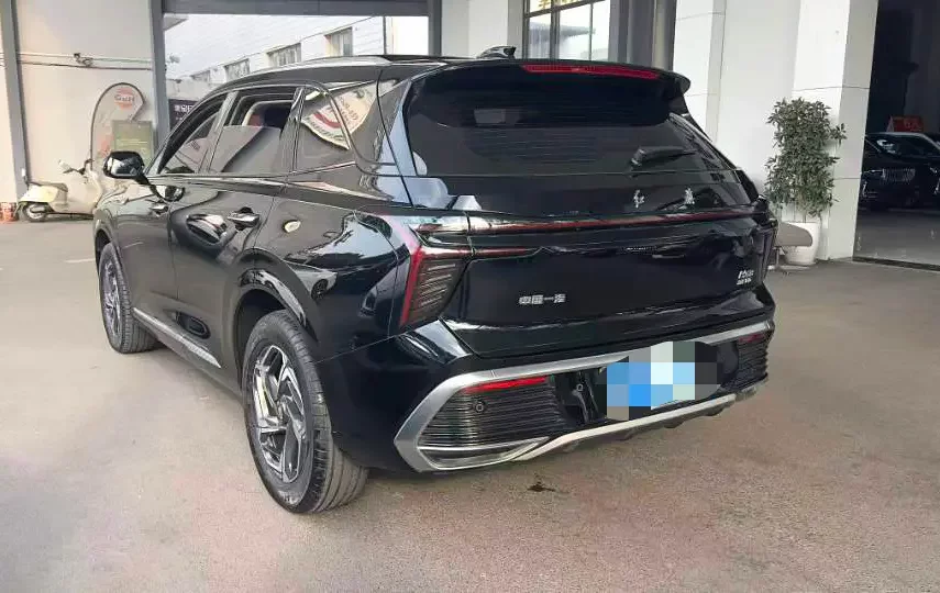 Hongqi HS3