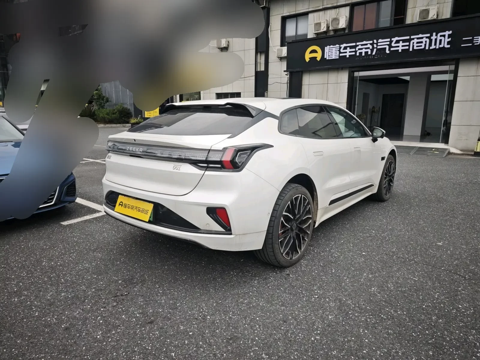 ZEEKR 001
