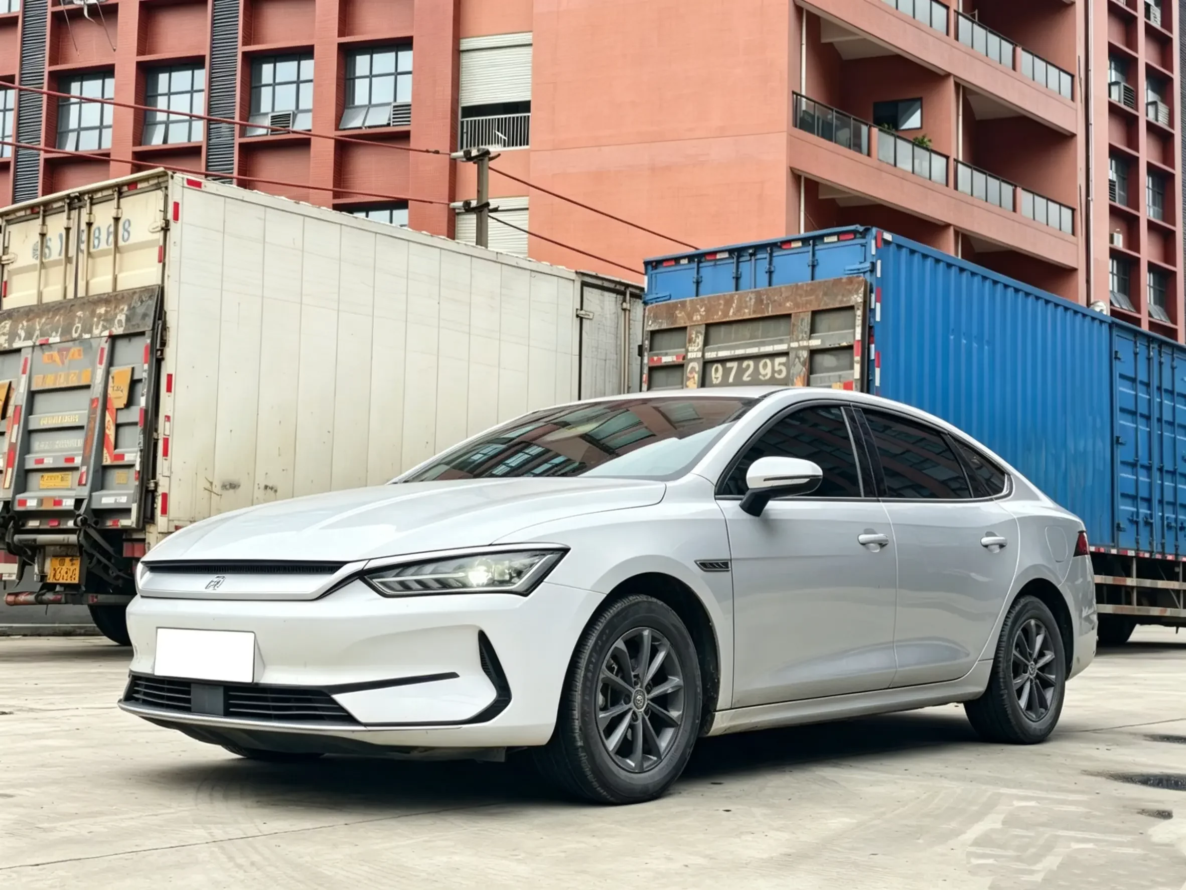 BYD Qin PLUS EV  из Китая