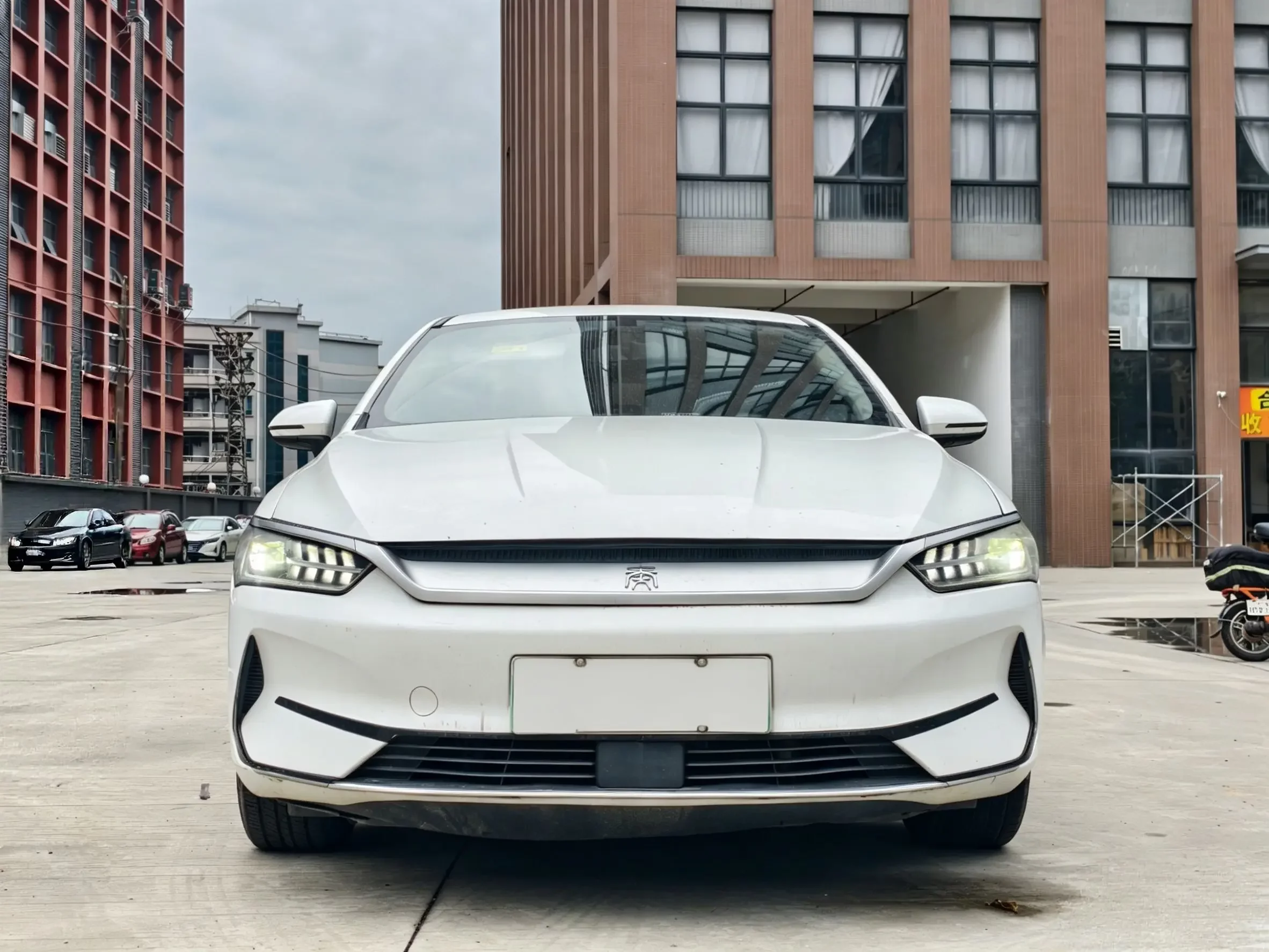 BYD Qin PLUS EV  из Китая