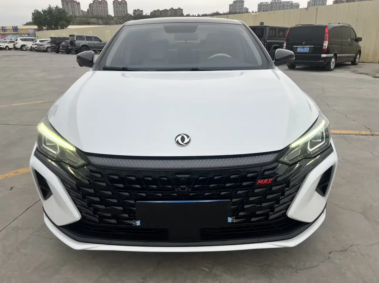 Dongfeng Yixuan MAX