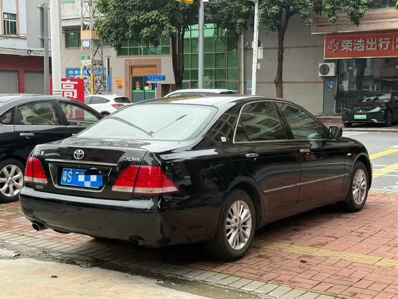 Toyota crown