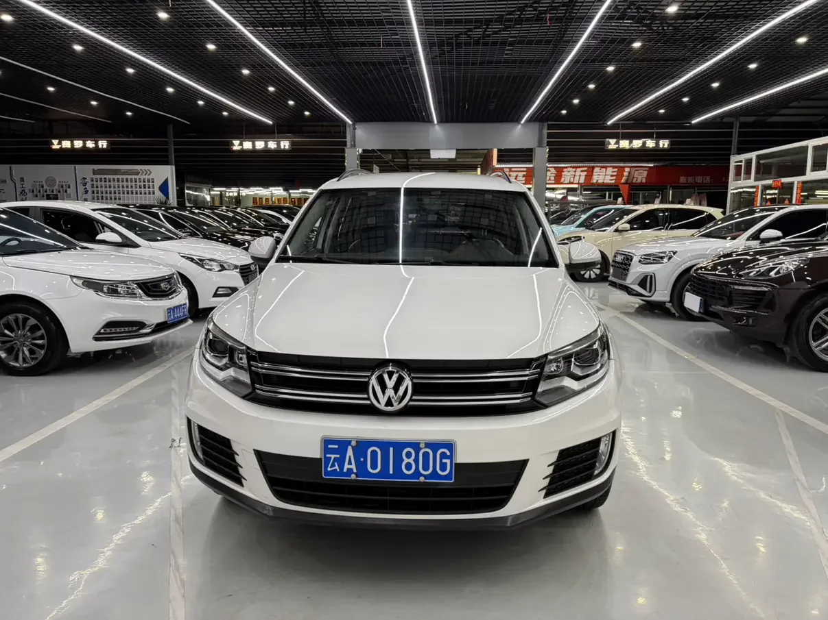 Volkswagen Tiguan (Tharu)