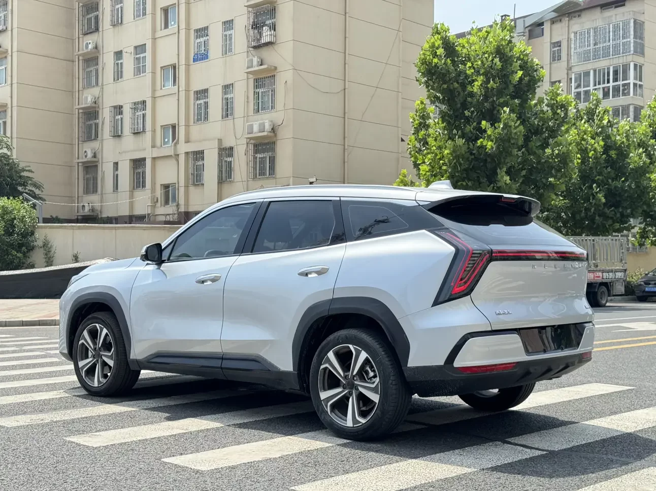 Geely Atlas L