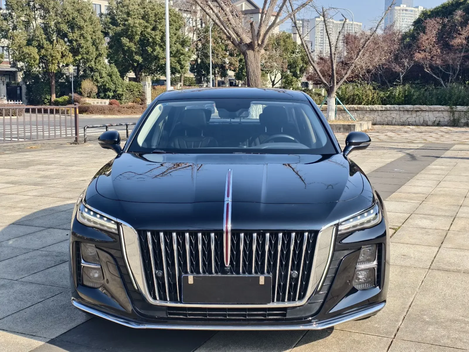 Hongqi H5  из Китая