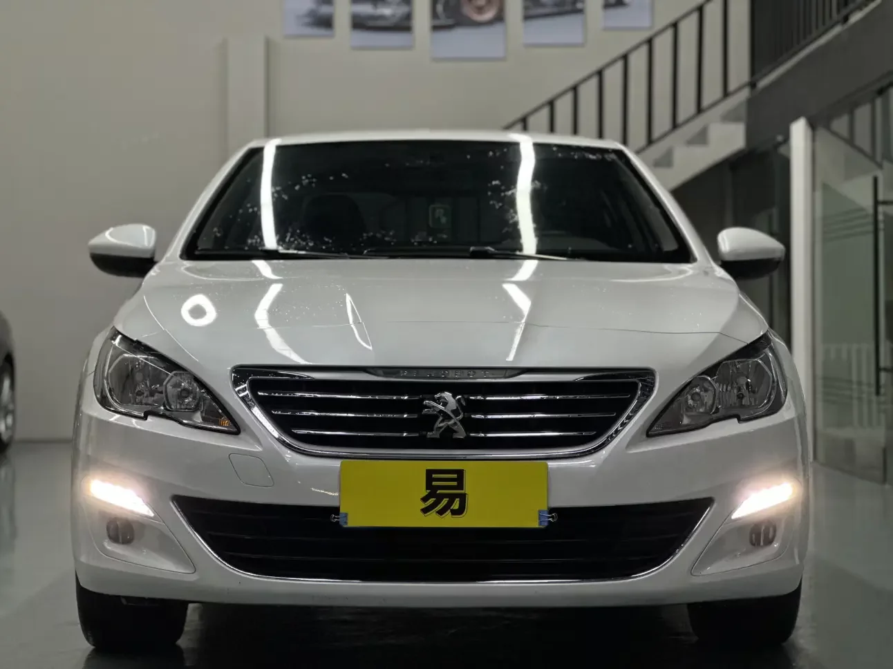 Peugeot 408