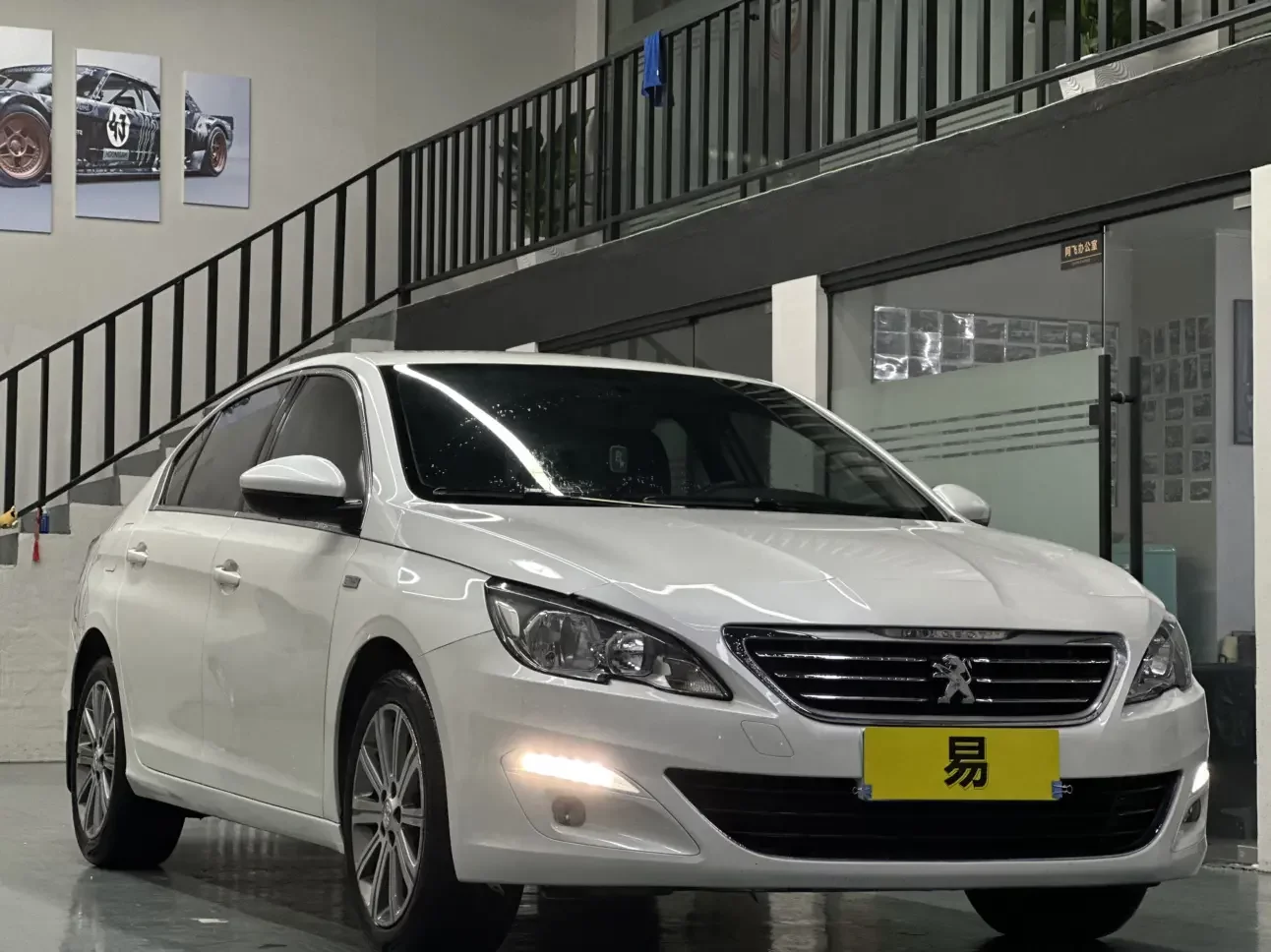 Peugeot 408