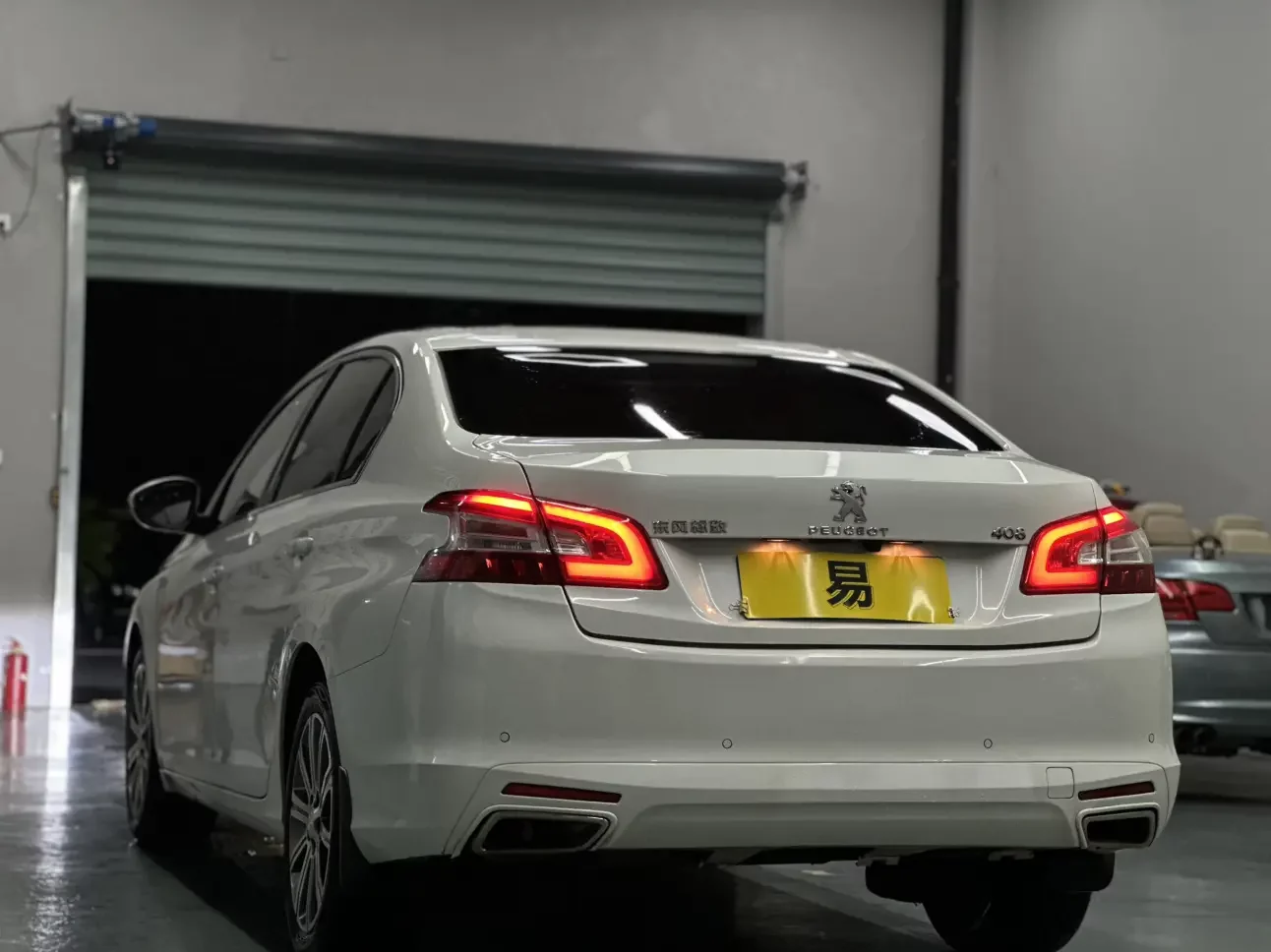 Peugeot 408