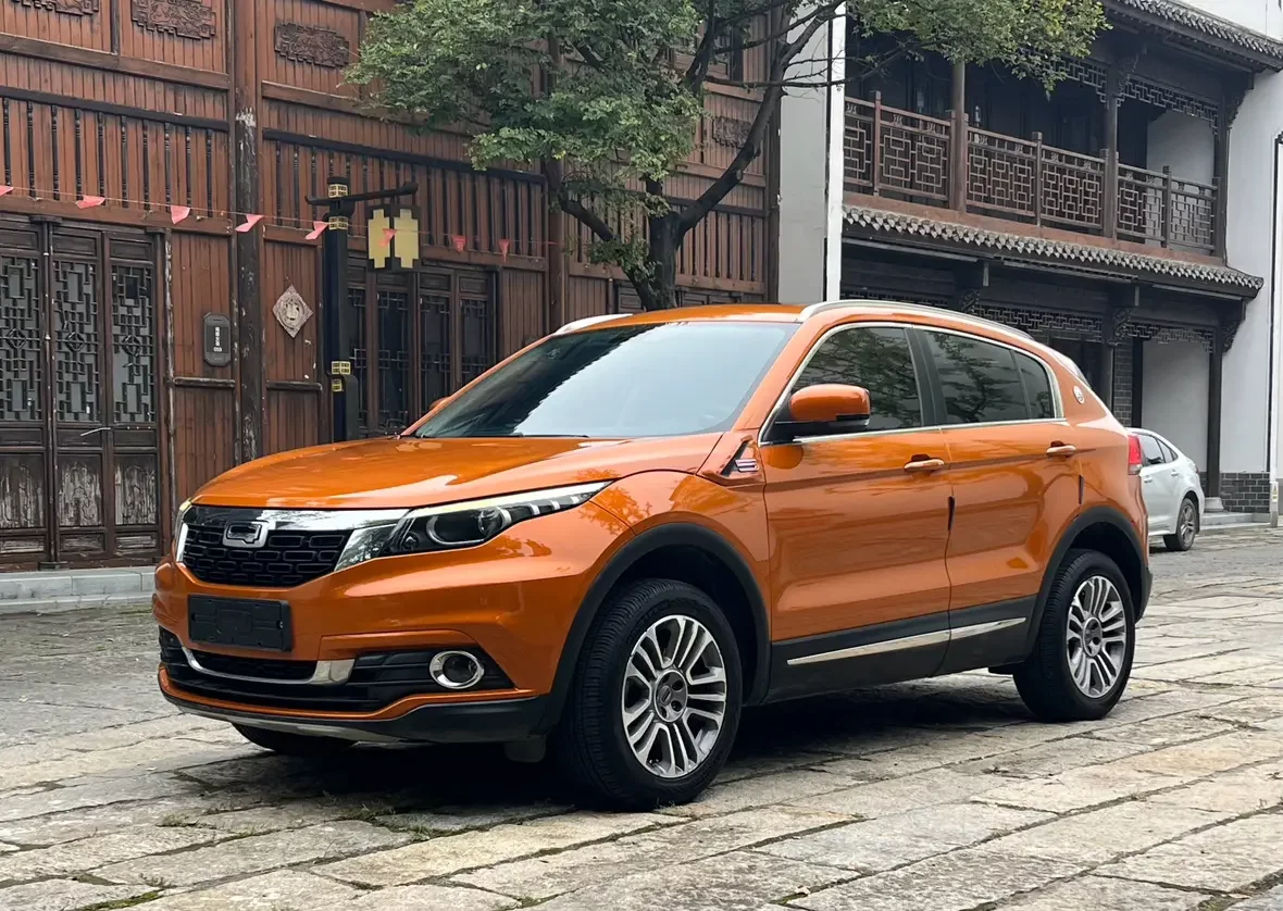 Qoros 5  из Китая