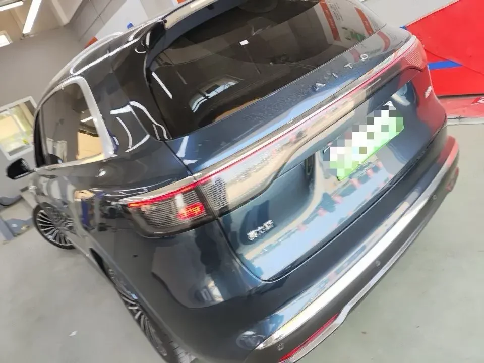 AITO QJM8