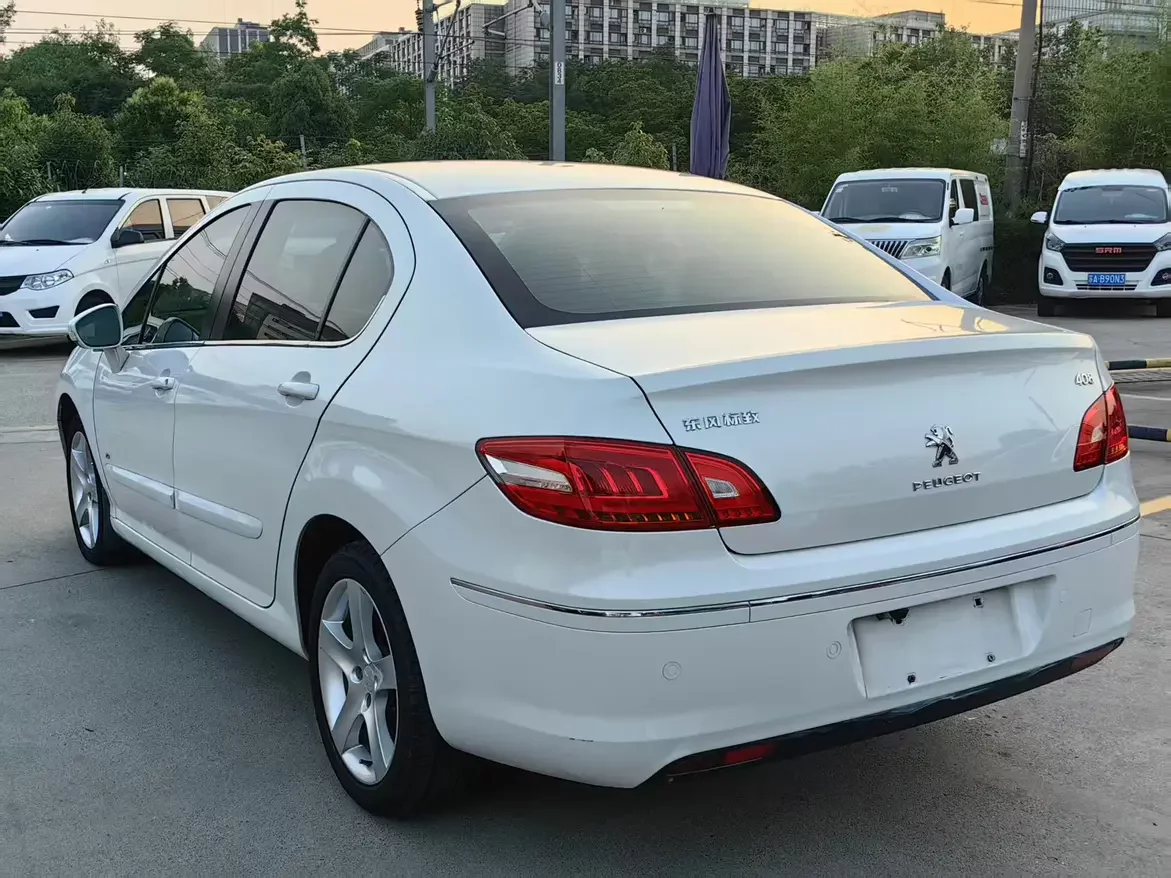 Peugeot 408