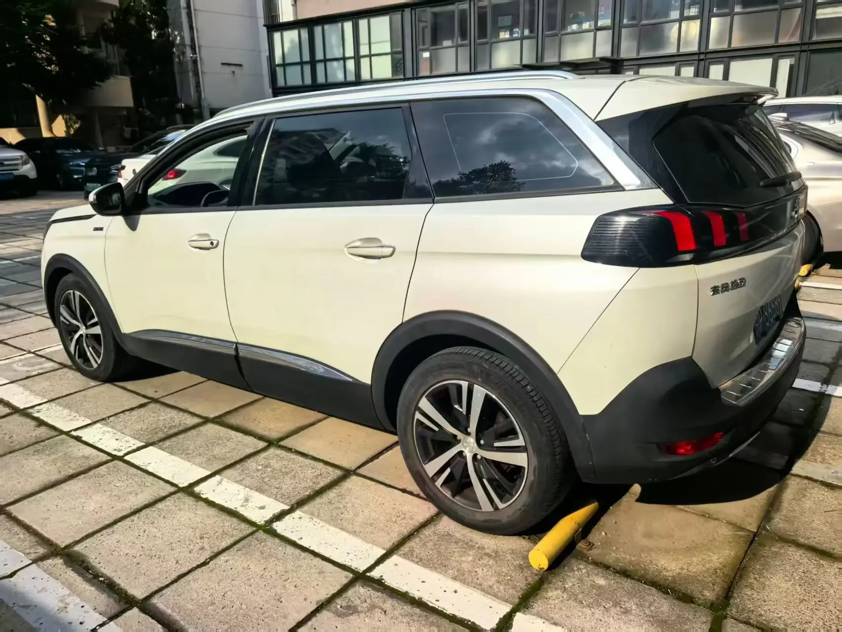 Peugeot 5008