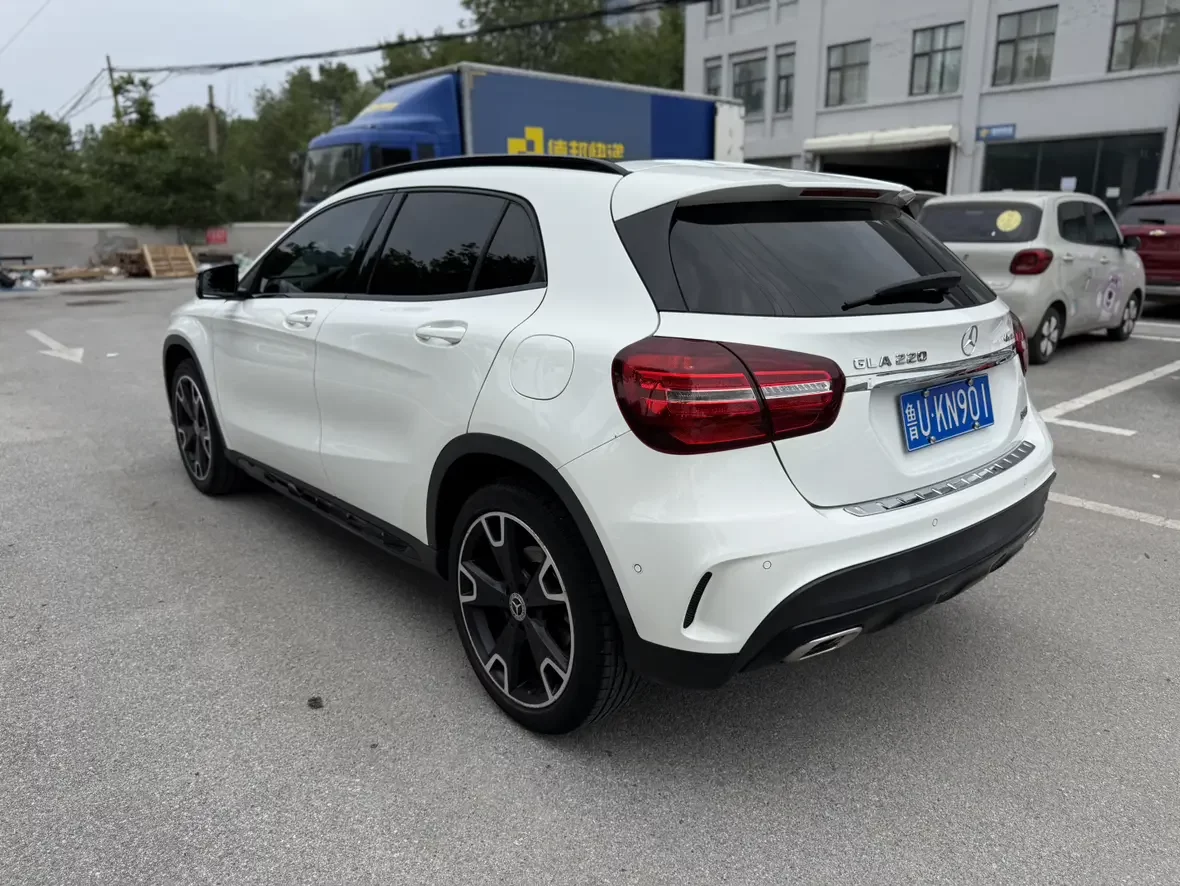Mercedes-Benz GLA