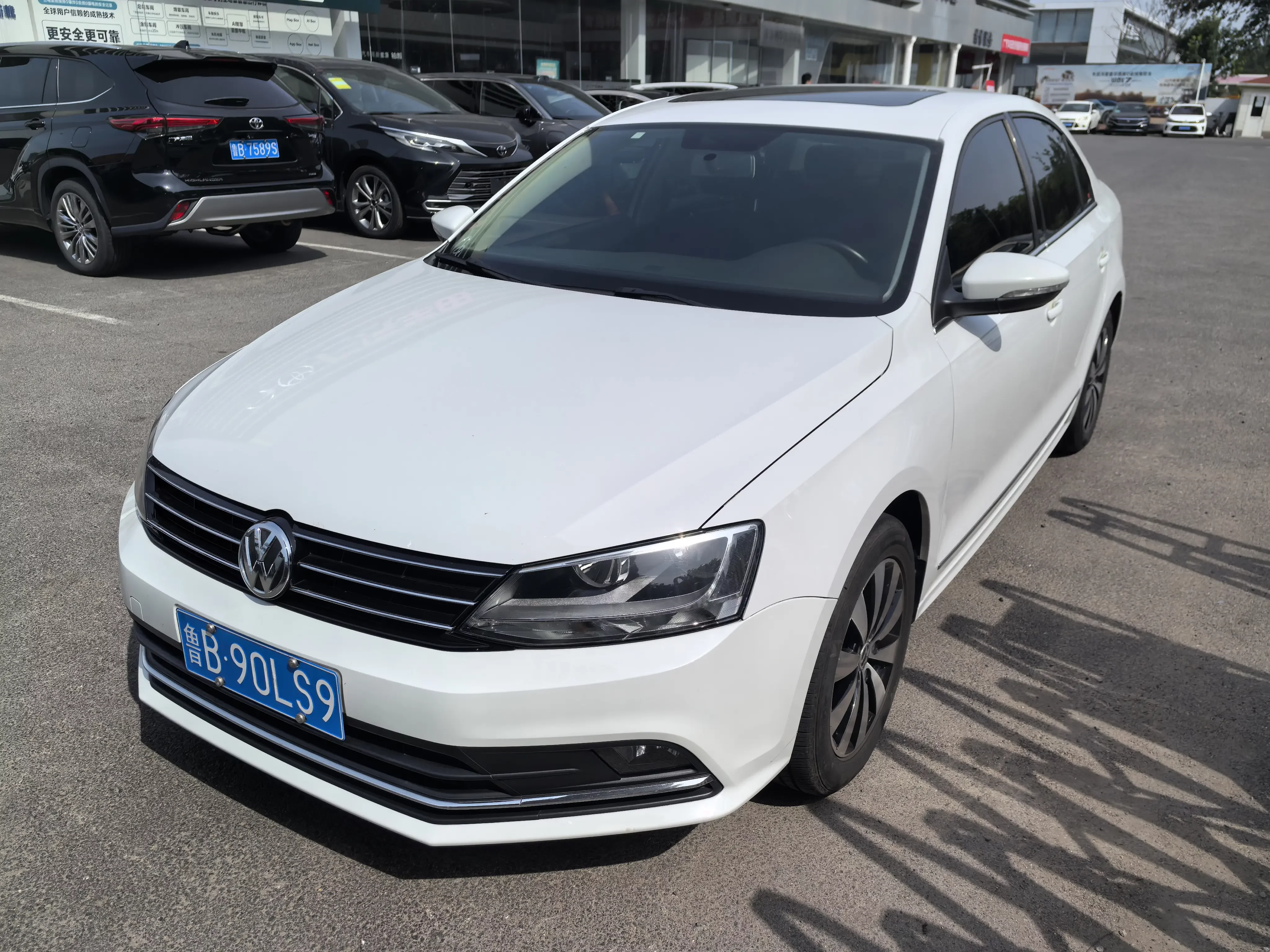Volkswagen Sagitar