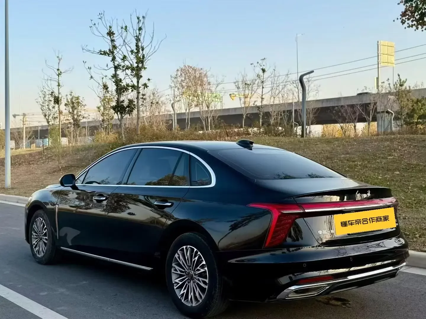 Hongqi H5