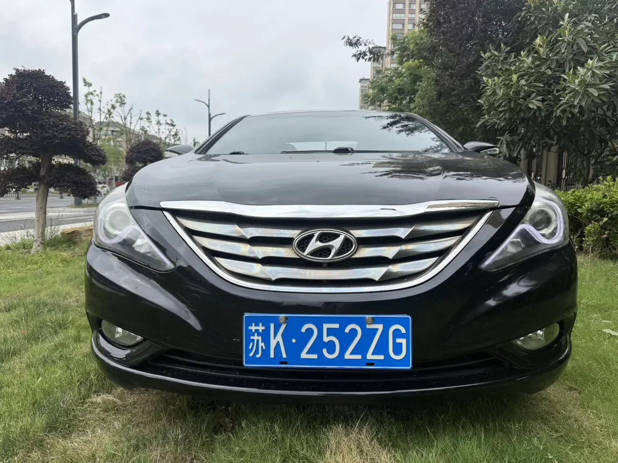 Hyundai sonata eight