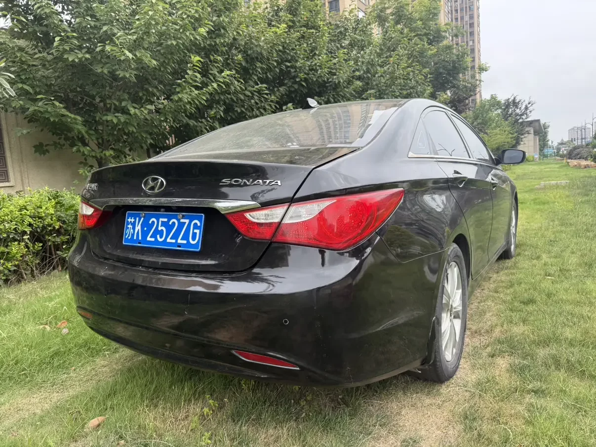 Hyundai sonata eight