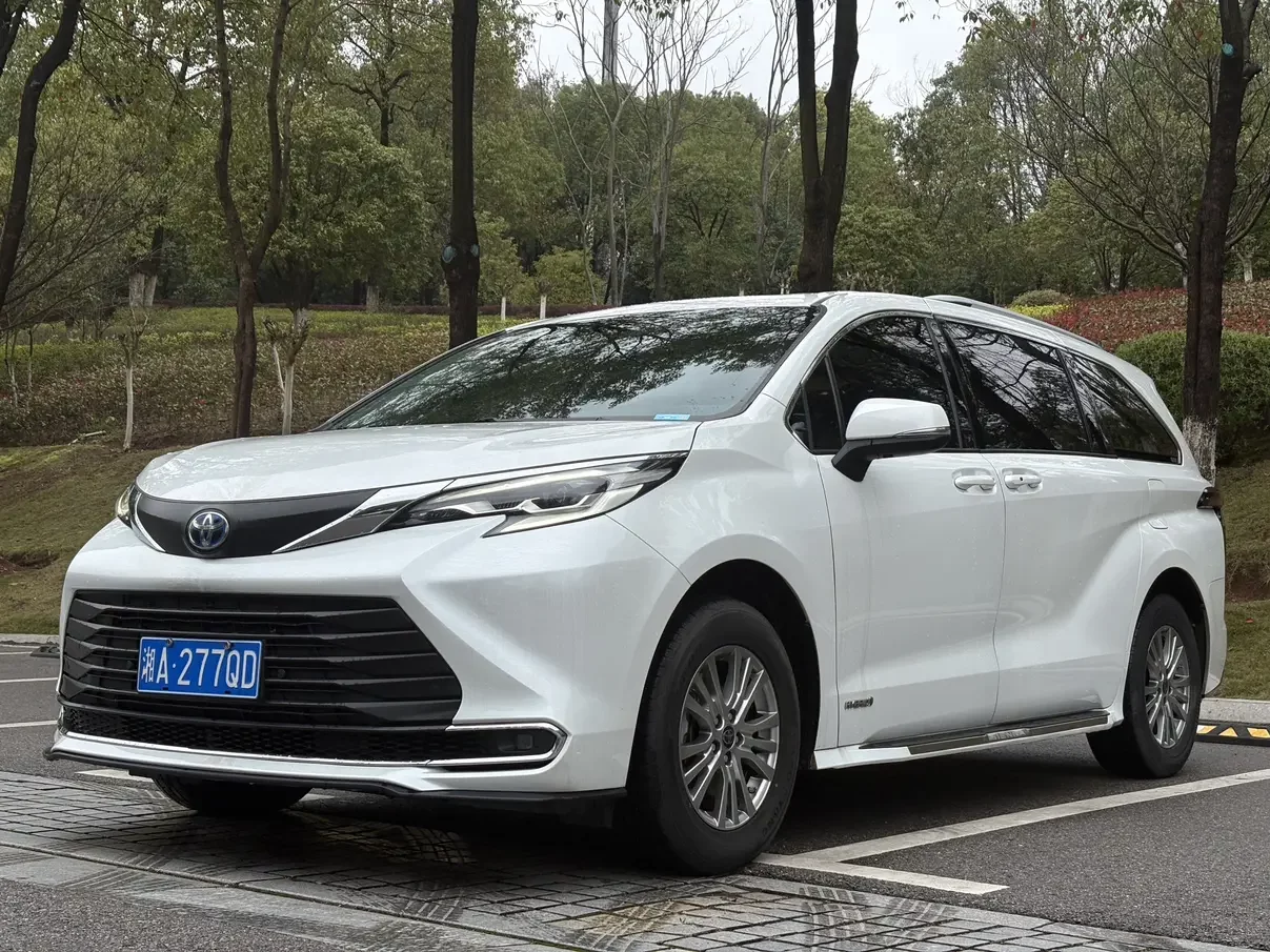 TOYOTA SIENNA