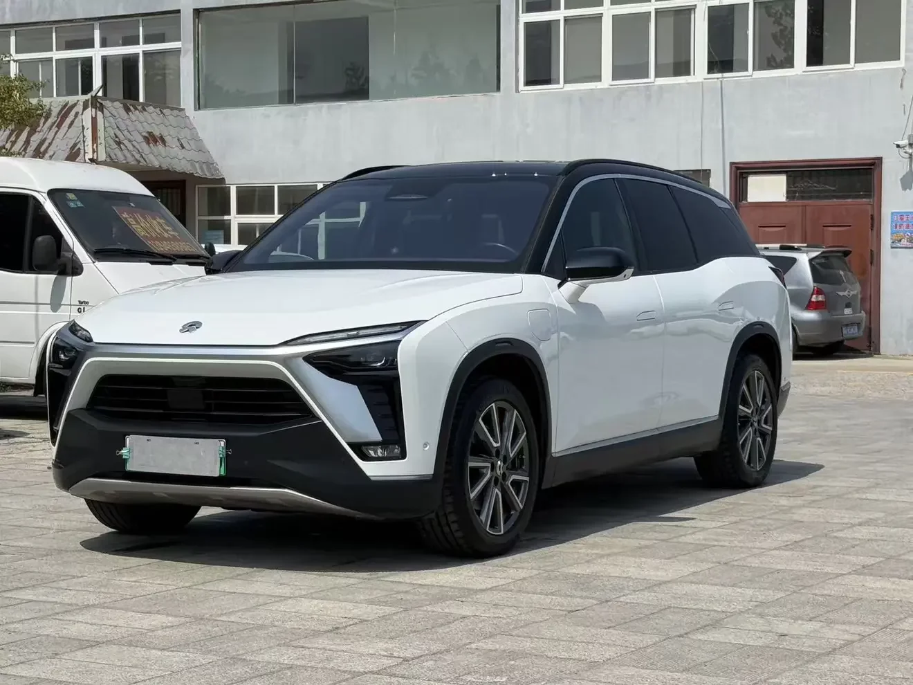 NIO ES8  из Китая