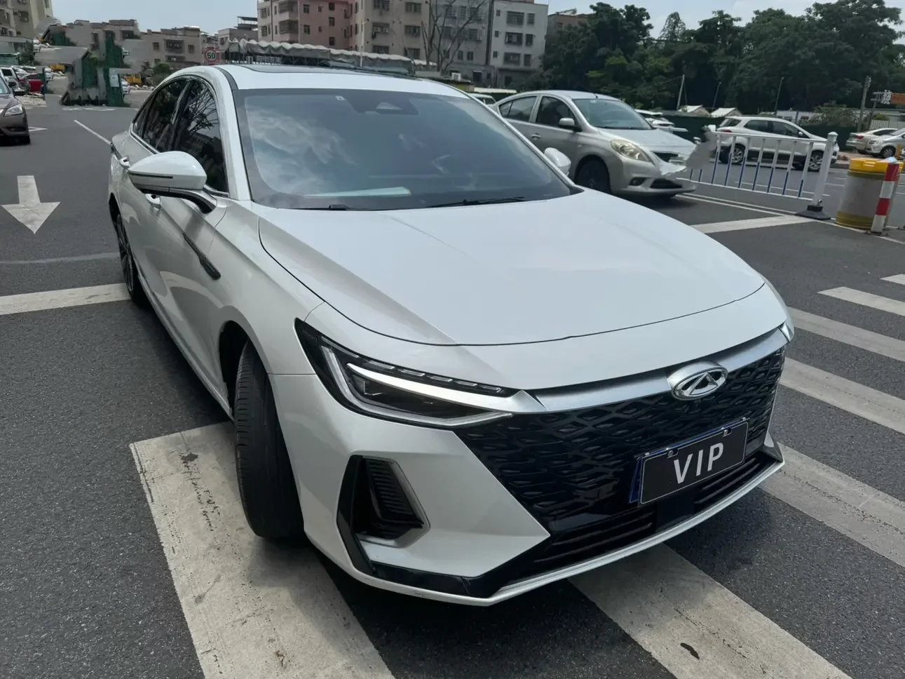 Chery Arrizo 8