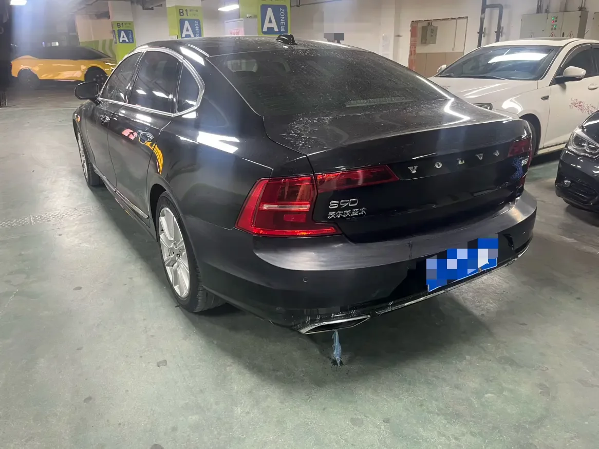 Volvo S90