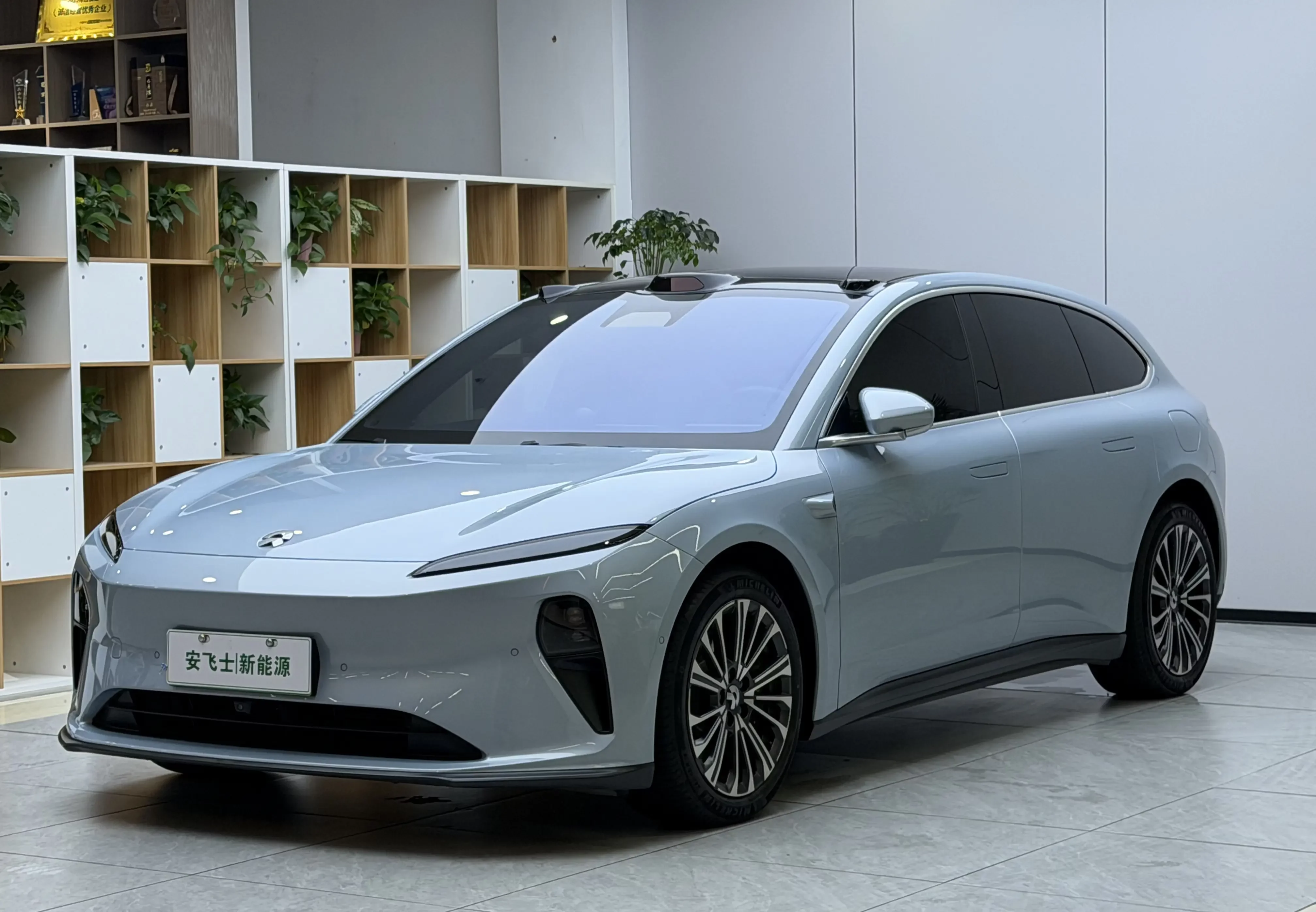 NIO ET5T  из Китая