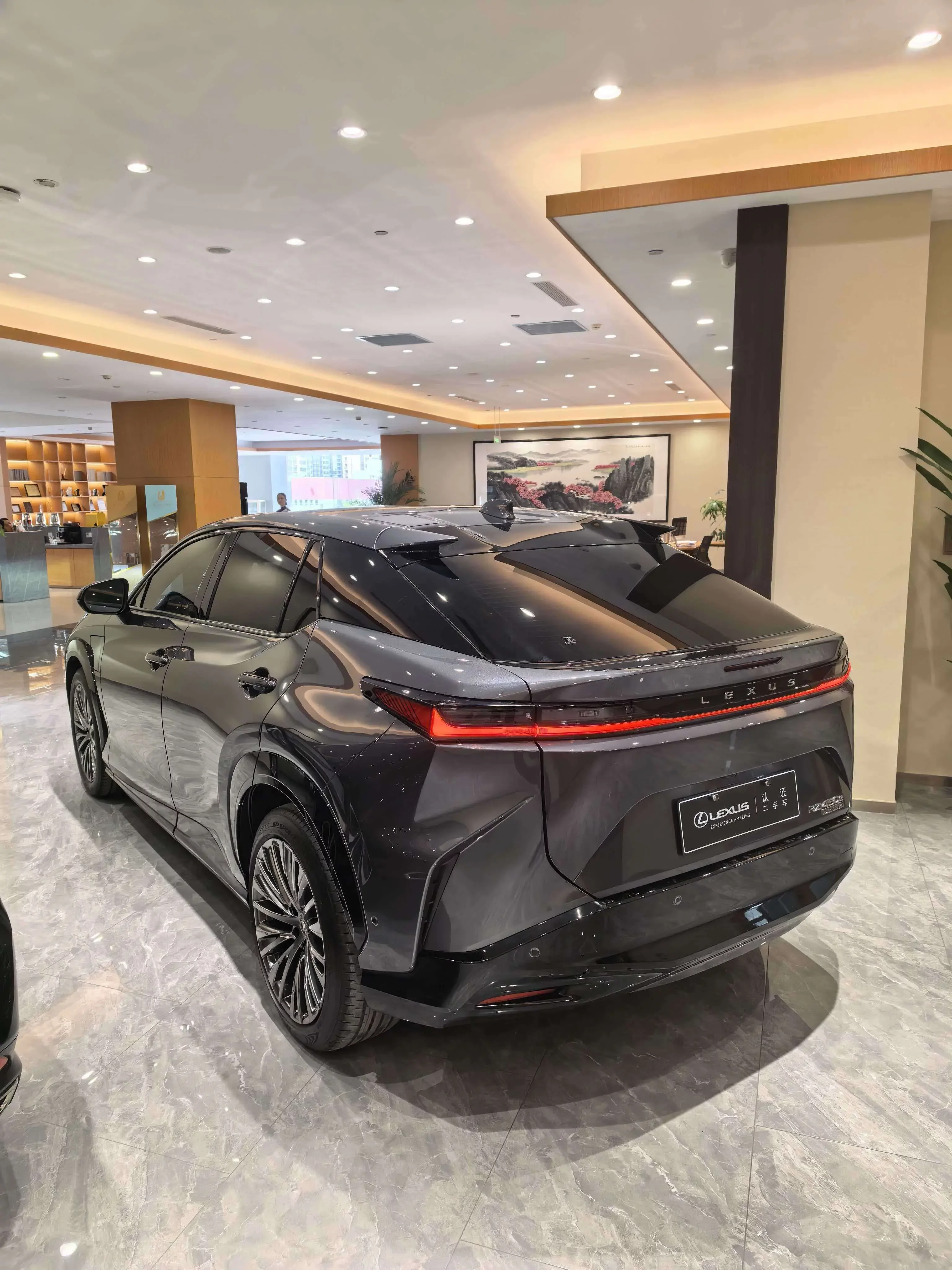 Lexus RZ