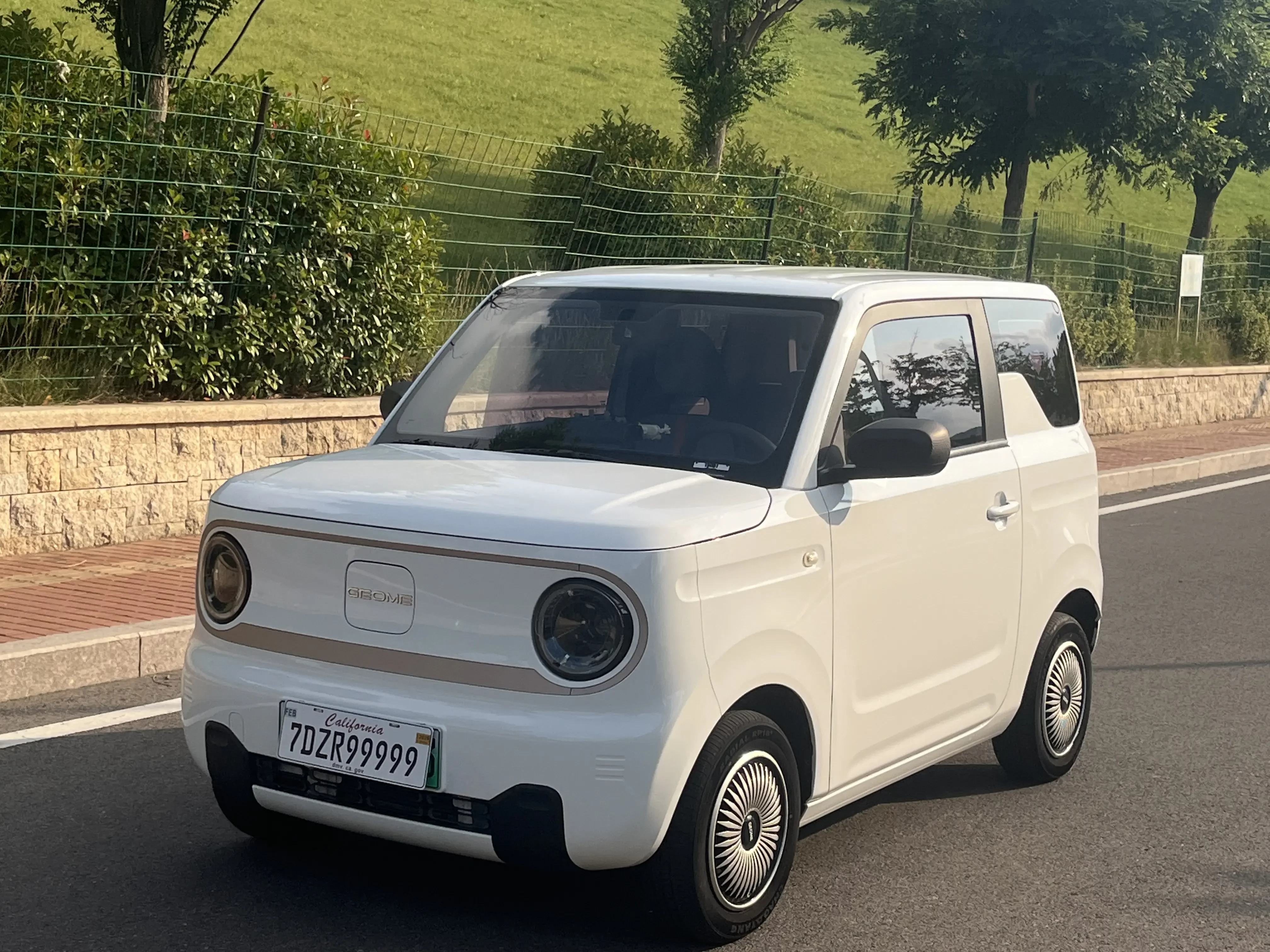 Geely panda