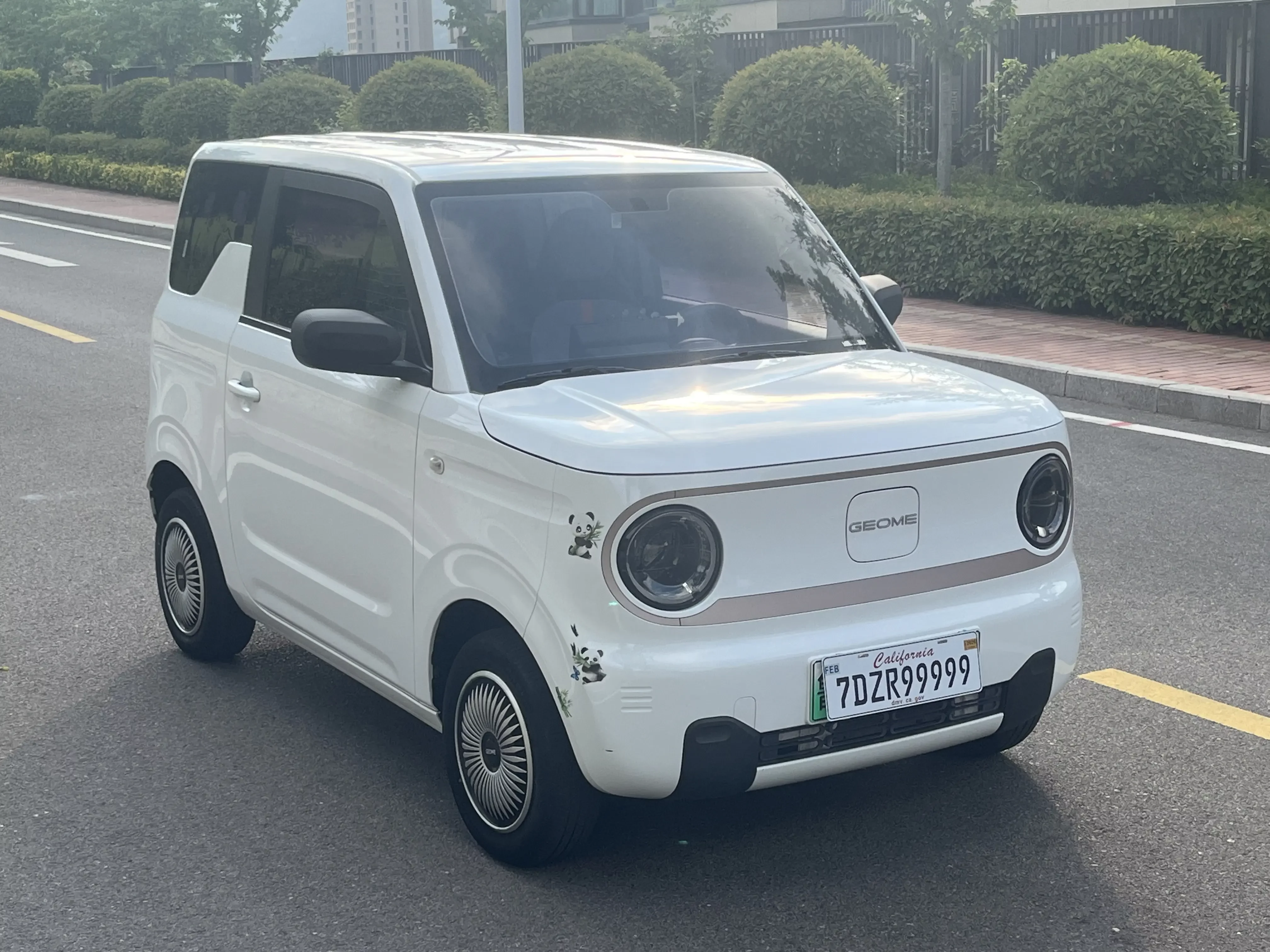 Geely panda