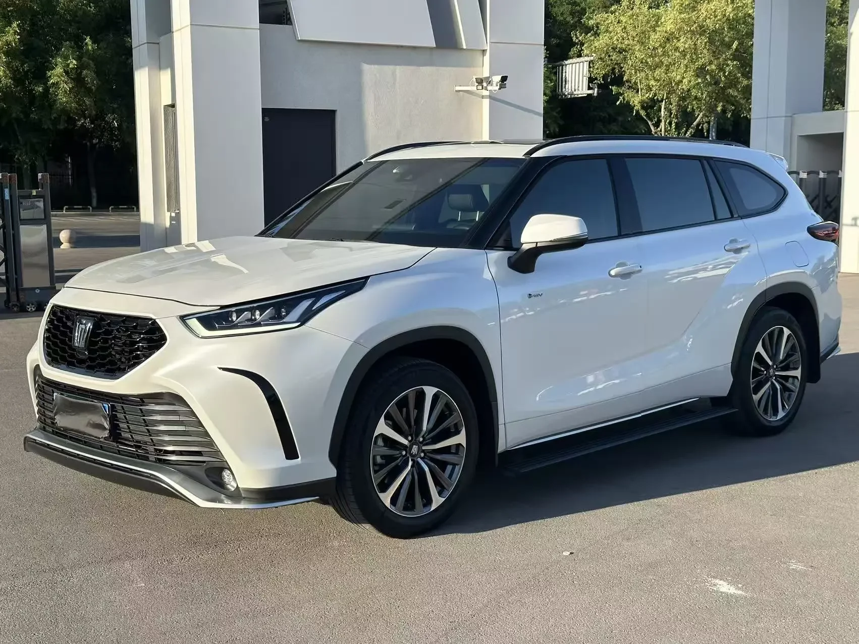 Toyota Crown Kluger