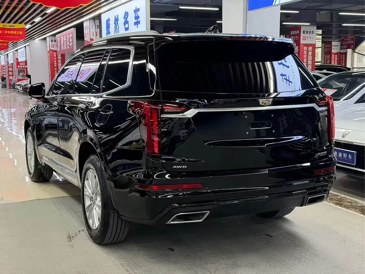 Cadillac XT6