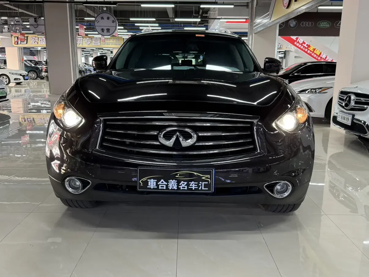 Infiniti QX70  из Китая