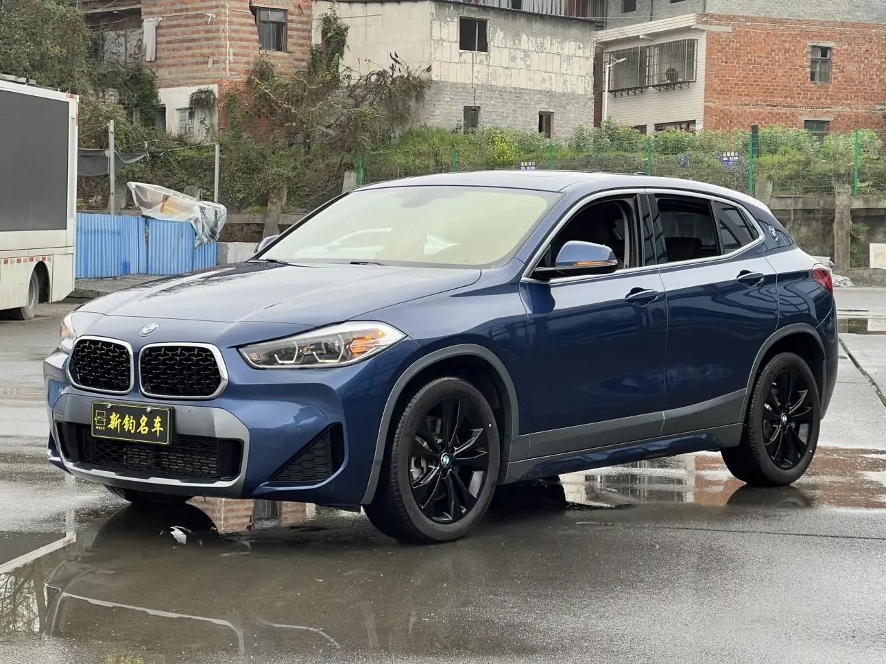 BMW X2