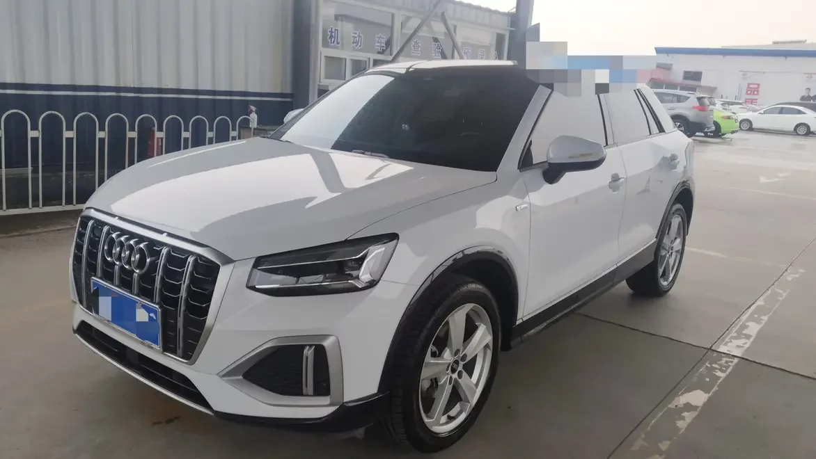 Audi Q2L