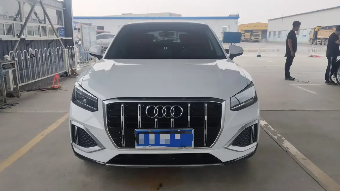 Audi Q2L