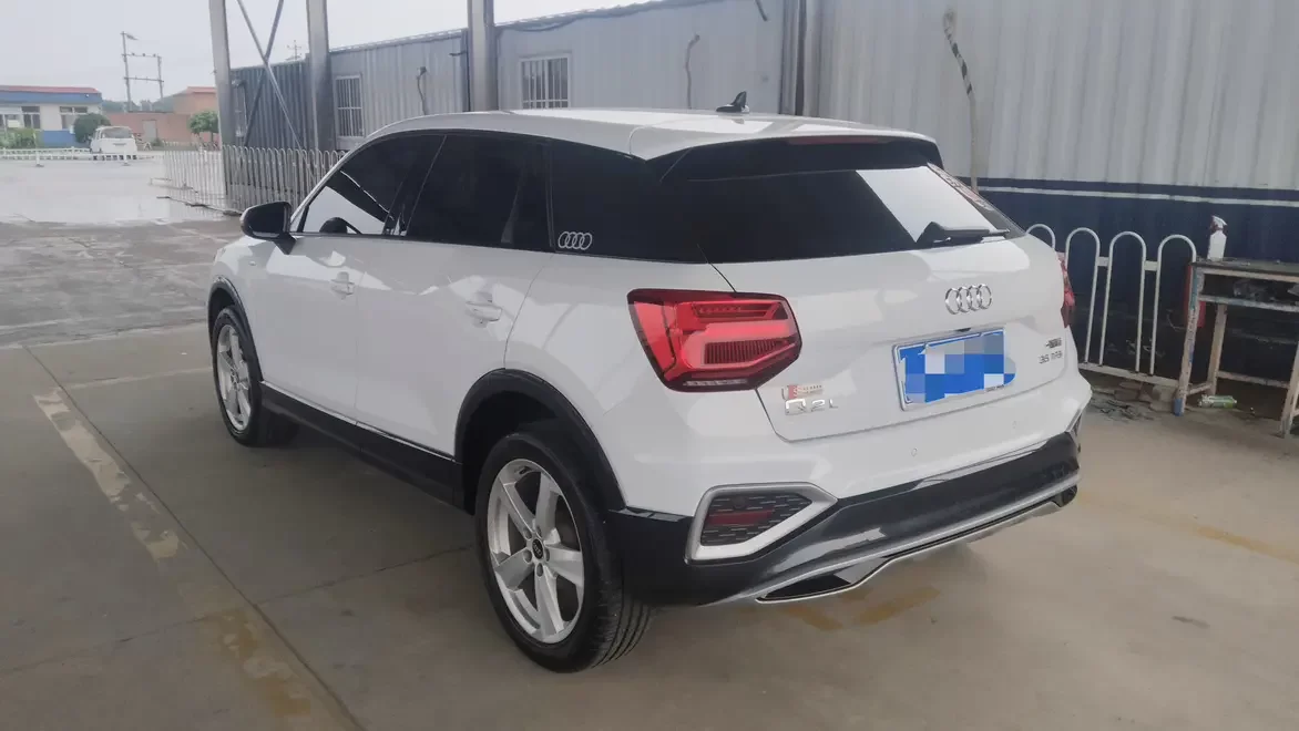 Audi Q2L