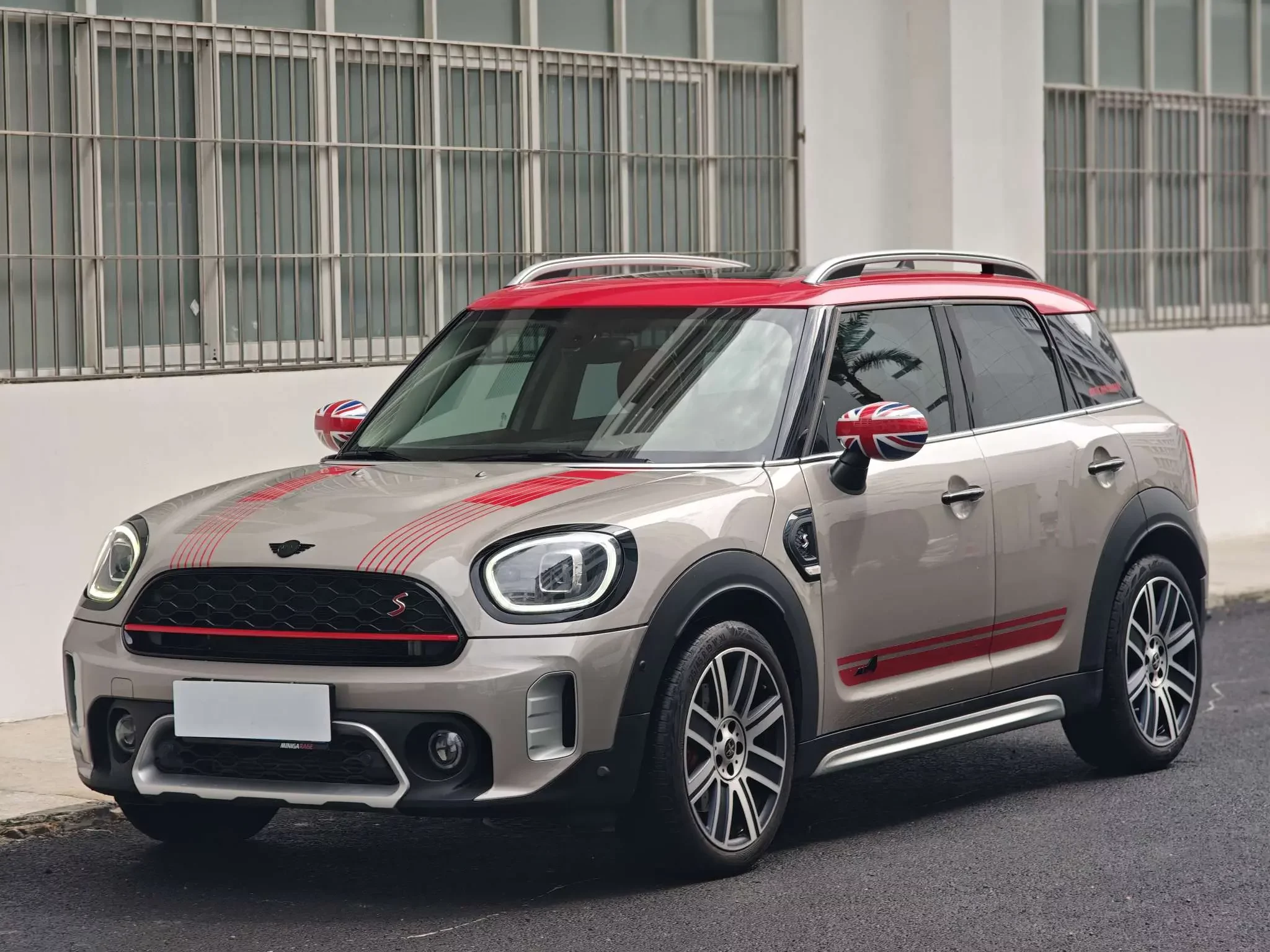 MINI COUNTRYMAN