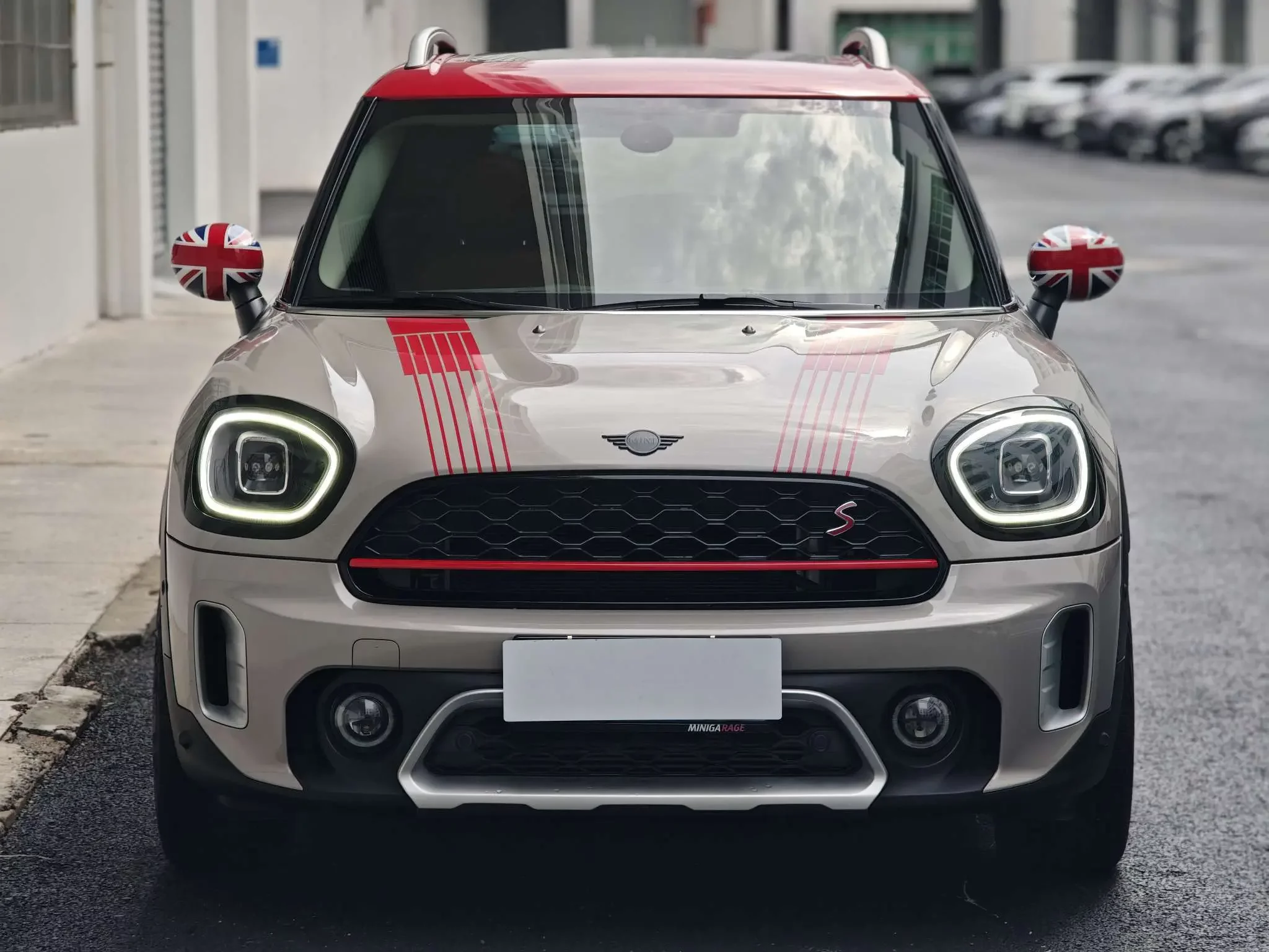 MINI COUNTRYMAN