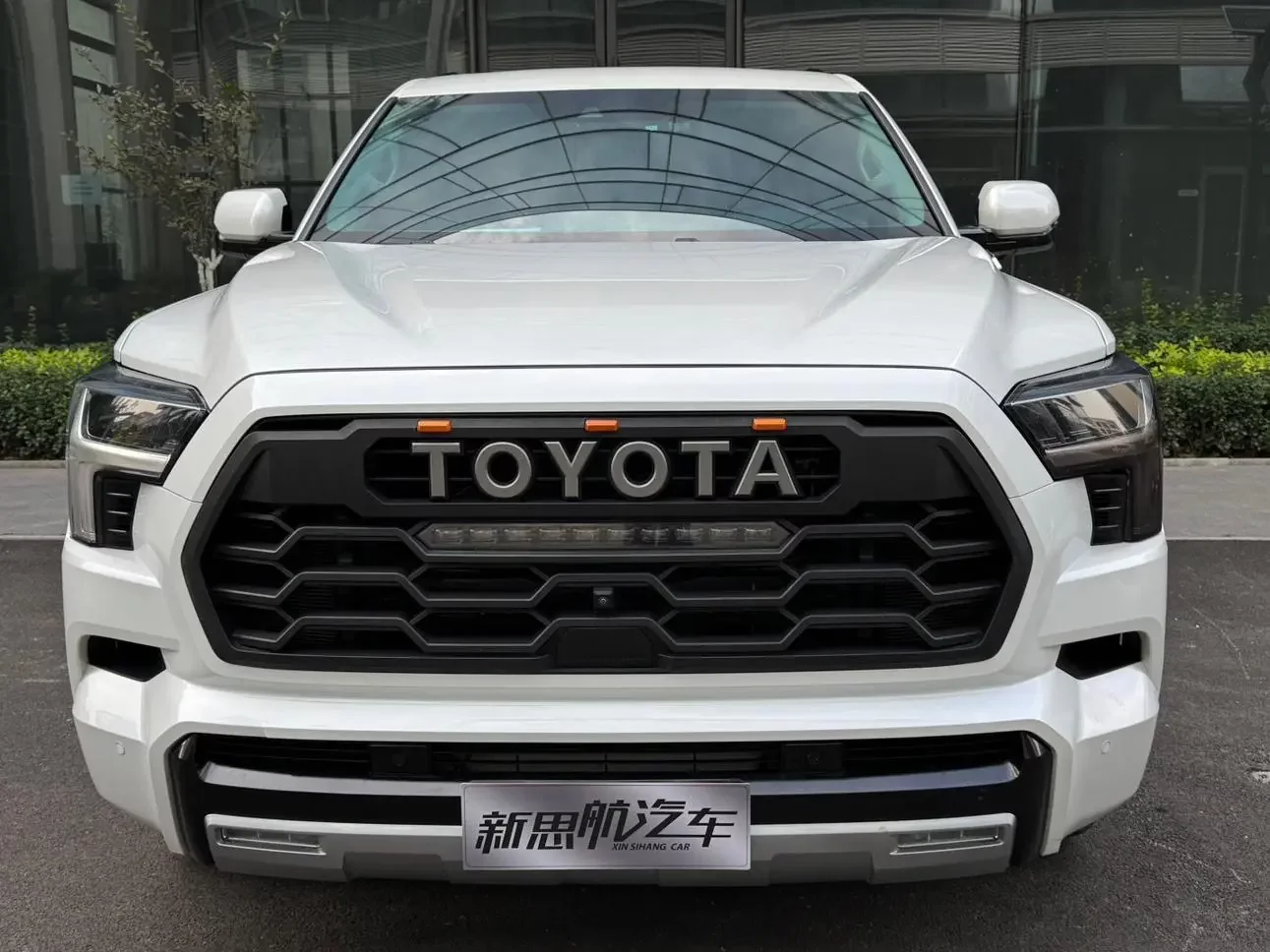Toyota Sequoia  из Китая