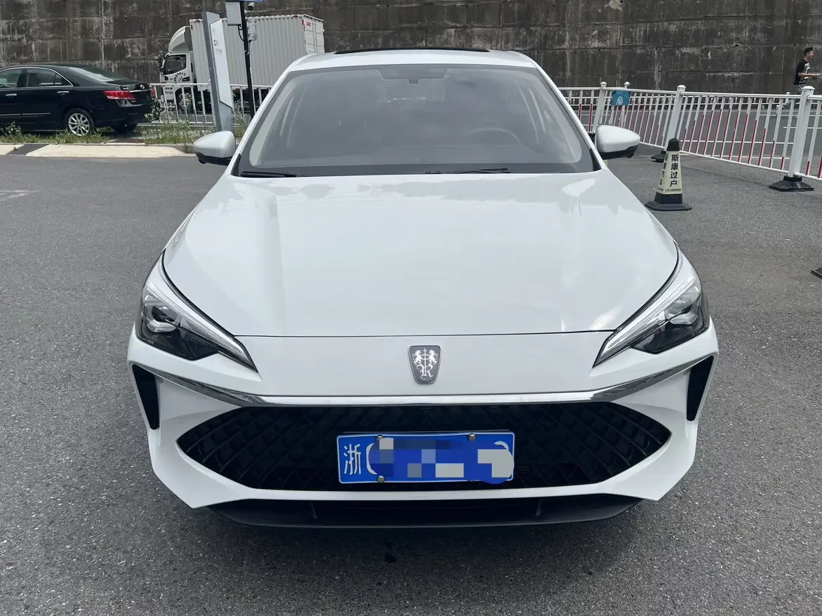 Roewe i5