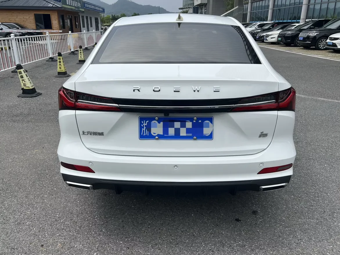 Roewe i5