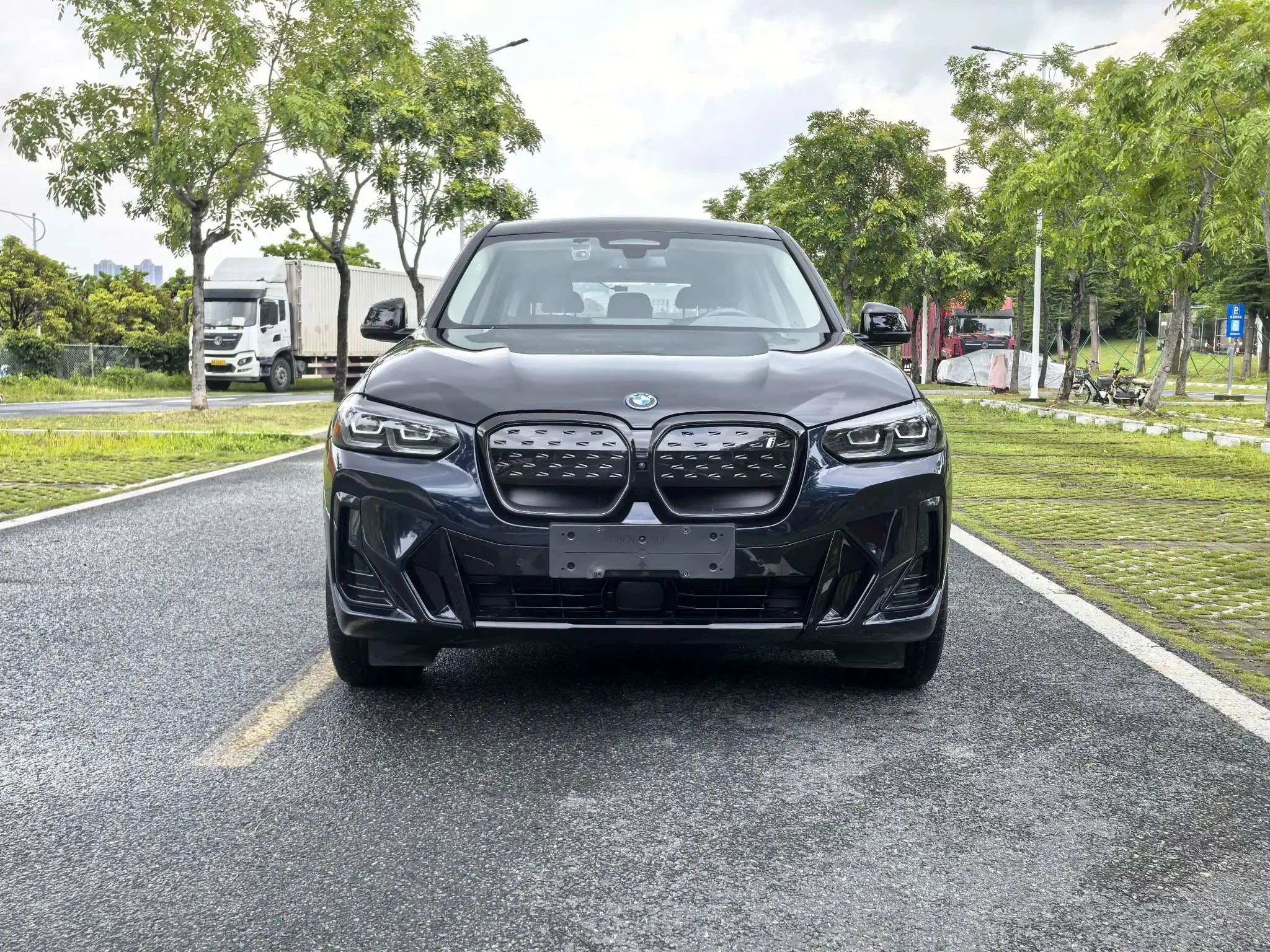 BMW iX3