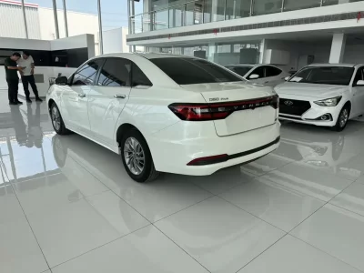 Venucia D60
