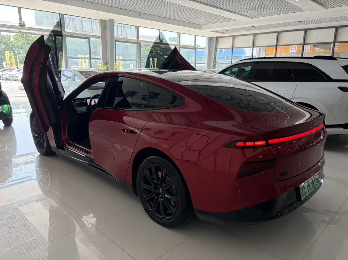 Xpeng P7