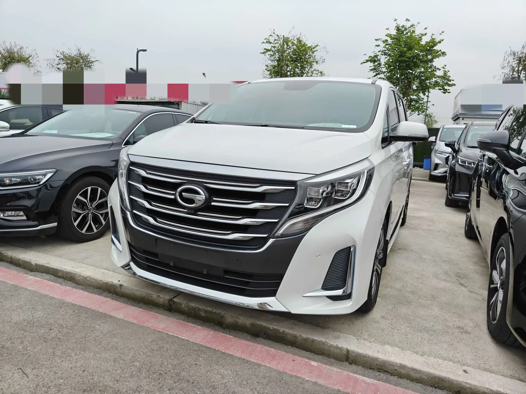GAC Trumpchi M8  из Китая