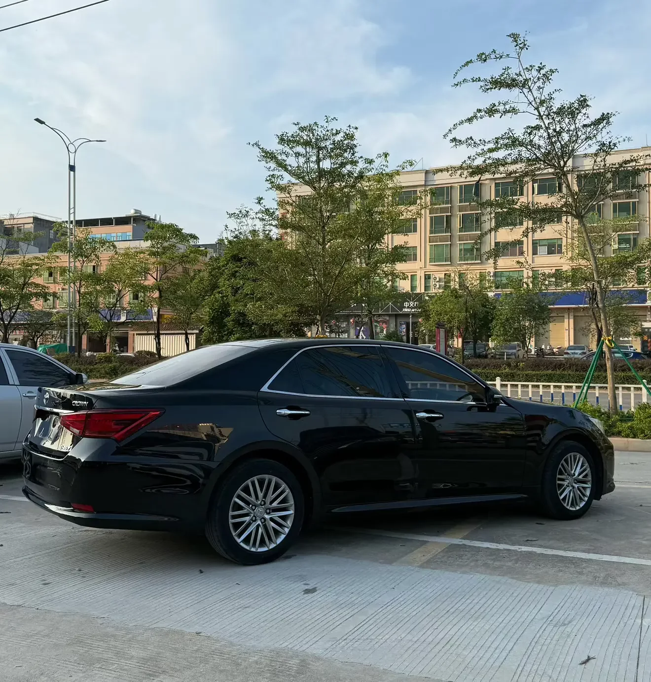 Toyota crown