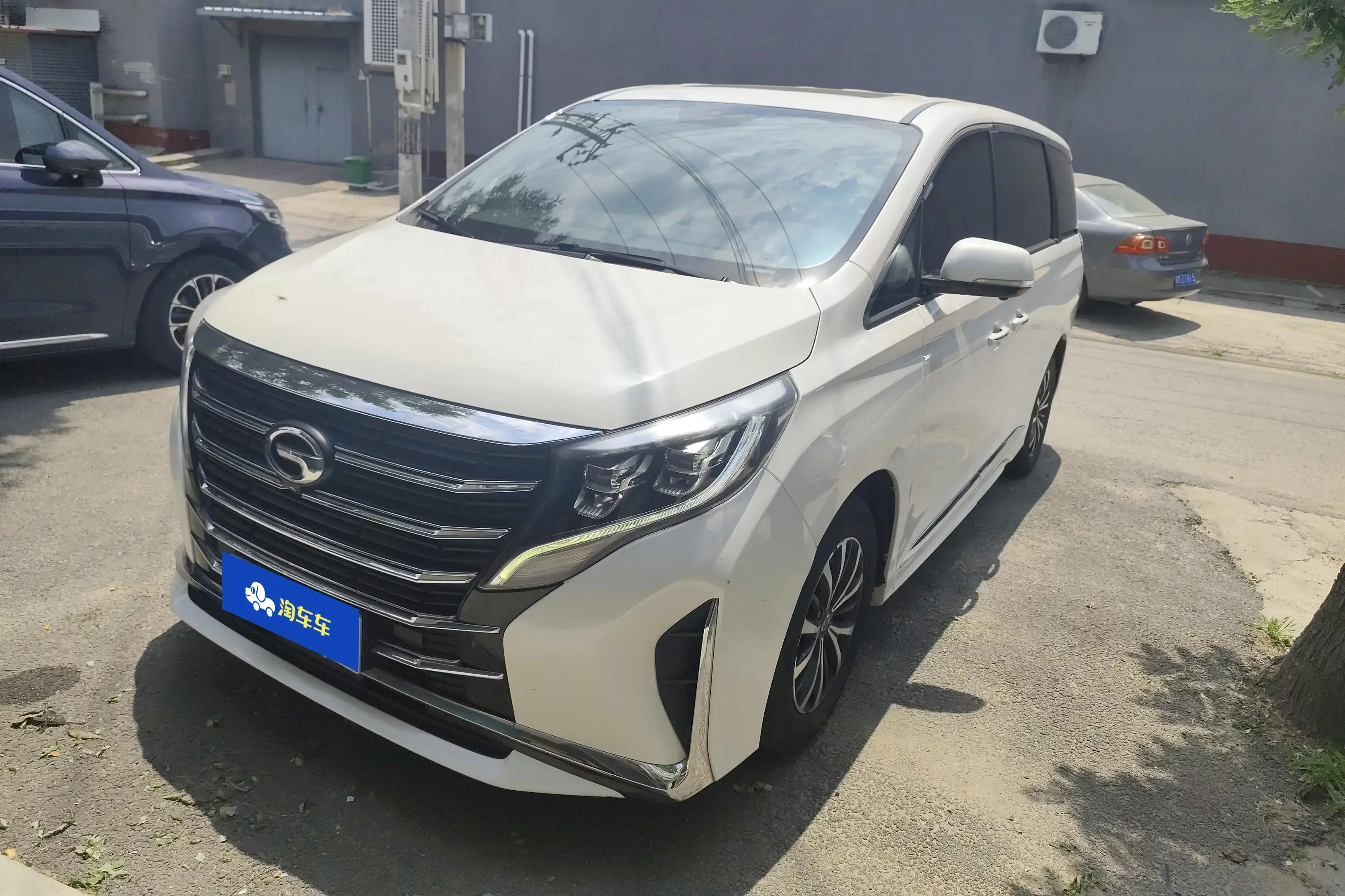 GAC Trumpchi M8  из Китая